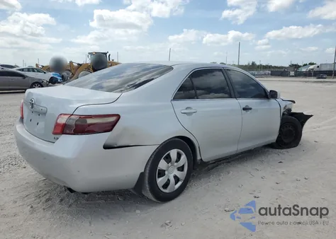 2007 Toyota Camry Ce z USA, uszkodzony, nr VIN 4T1BE46K57U680048